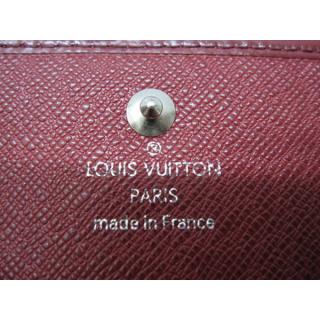 Louis Vuitton M6381M