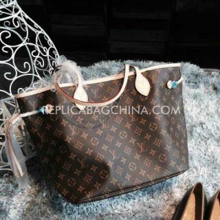 Louis Vuitton YT8079