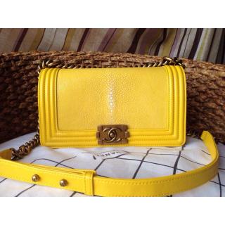 Designer Best Chanel Boy Flap Shoulder Medium Bag In Original Pearl Leather Lemon