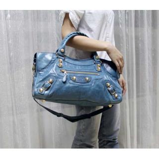 Balenciaga 084328B