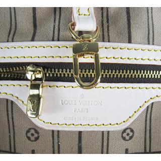 Louis Vuitton M40157