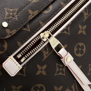 Louis Vuitton M40579