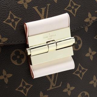 Louis Vuitton M40579