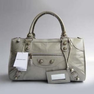 Balenciaga 084324A