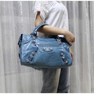 Balenciaga 084332A