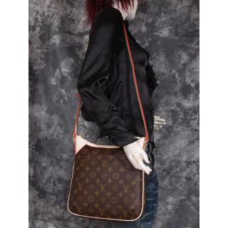 Louis Vuitton M56390