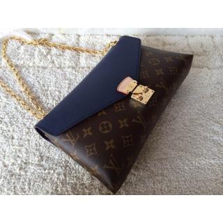 Louis Vuitton AE18199