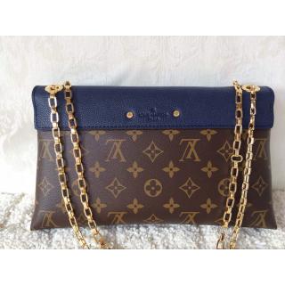 Louis Vuitton AE18199