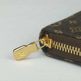 Louis Vuitton M95235