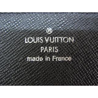 Louis Vuitton M30922