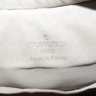 Louis Vuitton M40054