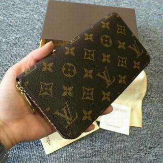 Louis Vuitton YT7246