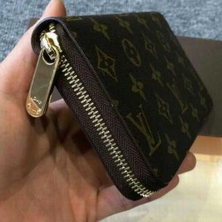 Louis Vuitton YT7246