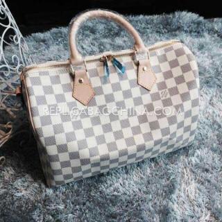 Louis Vuitton YT0480