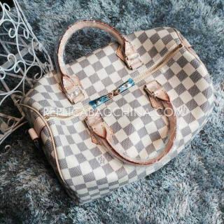 Louis Vuitton YT0480