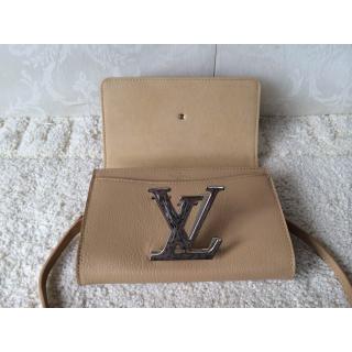 Louis Vuitton AE14172