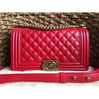 Replica Chanel Medium Boy Flap Shoulder Bag A67086 Red in Lambskin Leather with Hardware