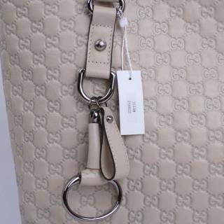 Gucci 229852