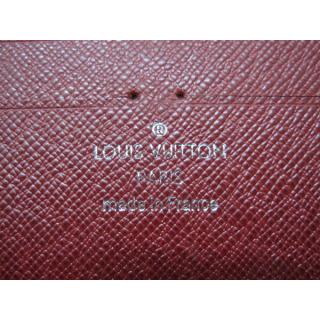 Louis Vuitton M6385M