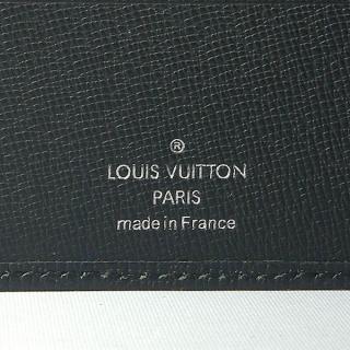 Louis Vuitton M30422