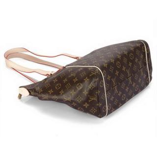 Louis Vuitton M56689