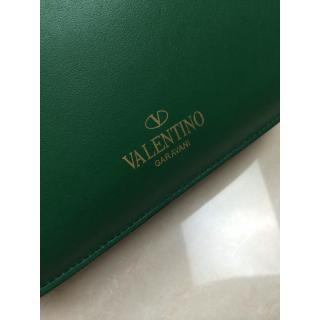 Valentino AE07907