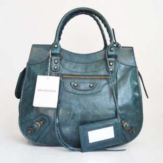 Balenciaga 084605