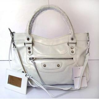 Balenciaga 084331