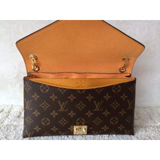 Louis Vuitton AE05379